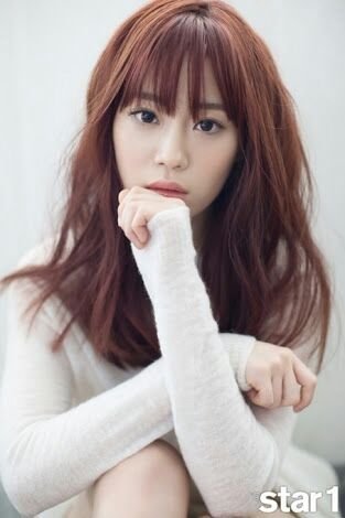 30 Day Kpop Challenge 27 K Pop Amino The Cute Medium Length Brown Hair With Bangs Looks Gorgeous And