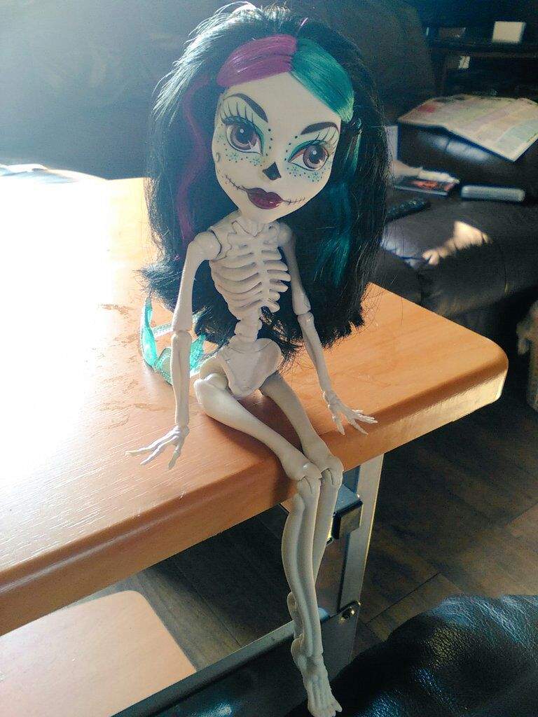 28 inch skelita doll