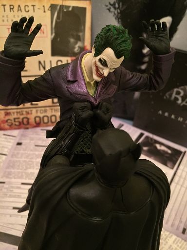 batman joker statue