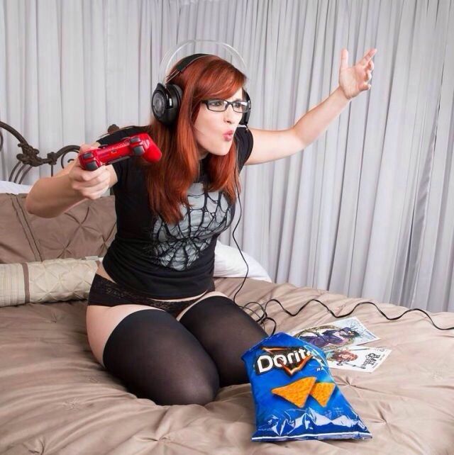 Sexy Female Gamers 58
