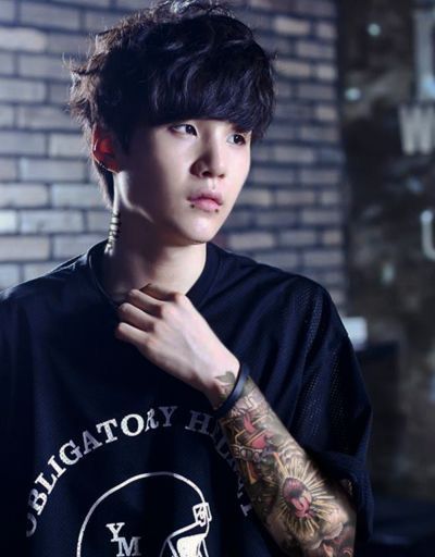 Suga w/ tattoo's ? | K-Pop Amino