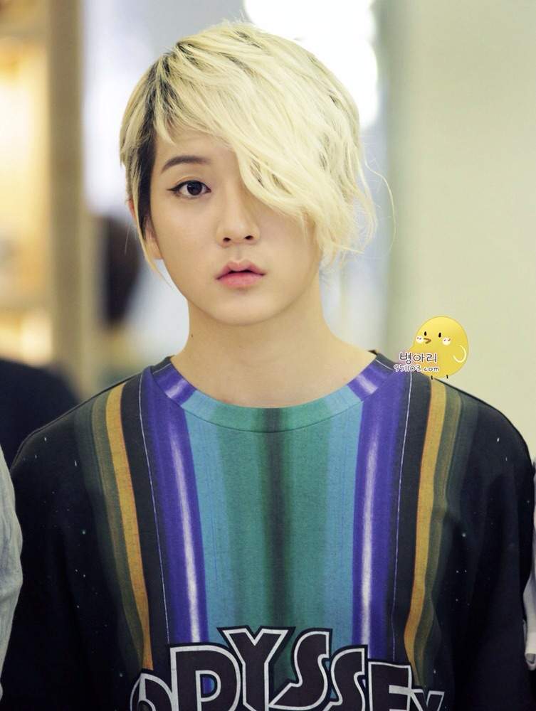 Ren With Short Black Hair Or Long Blond K Pop Amino