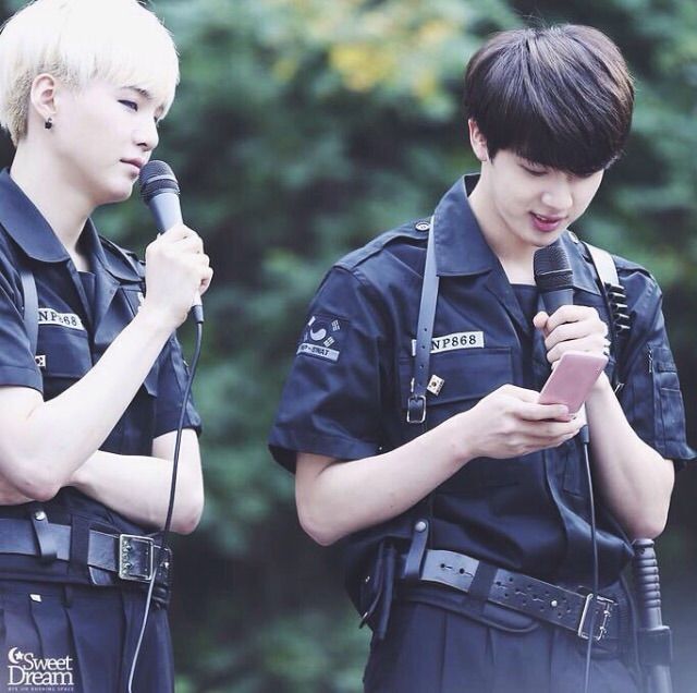 Bts In Police Uniforms K Pop Amino 1525