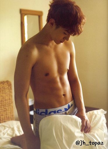 Lee Junho Kills Everyone With His Perfect Summer Body K Pop Amino