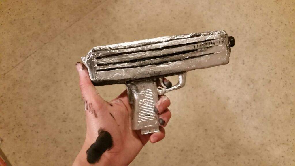 Crafting guns with AirDry Clay Cosplay Amino