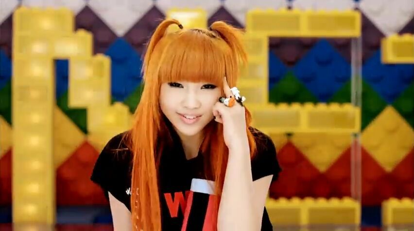 Orange hair: Which Idol looks best with orange hair : | K-Pop Amino