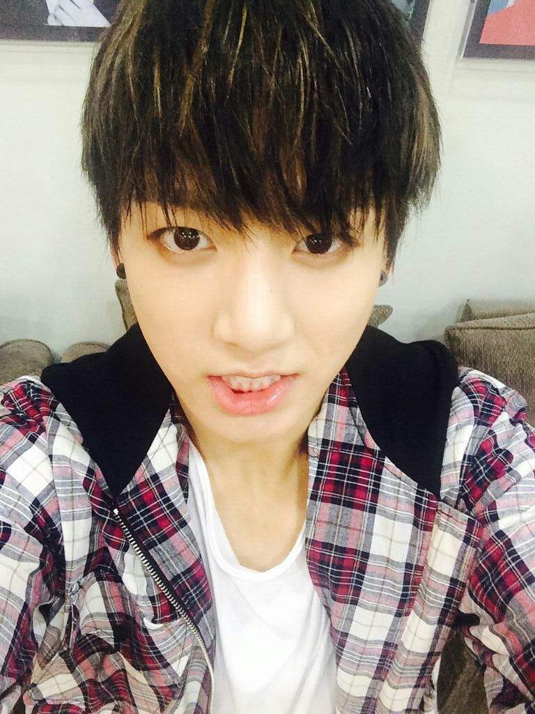 Jungkook selcas | K-Pop Amino