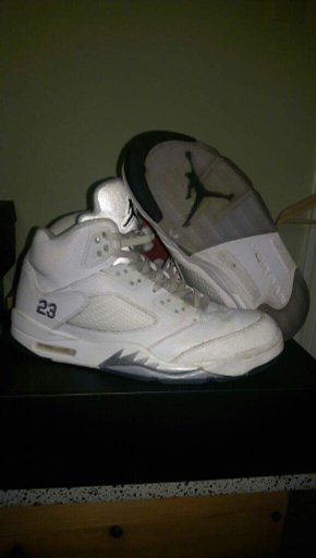 white metallic 5s