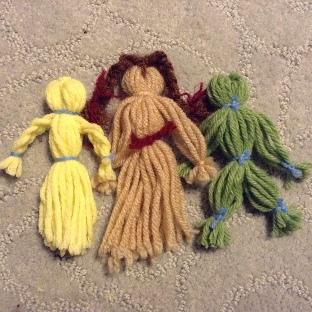 mini yarn dolls