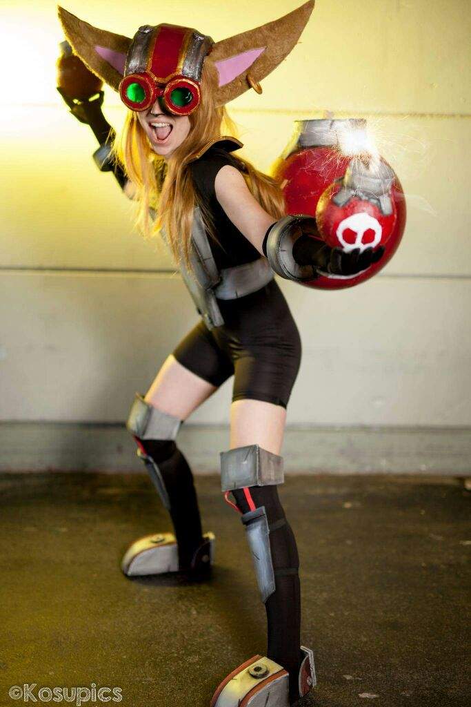 Pin On Ziggs Cosplay