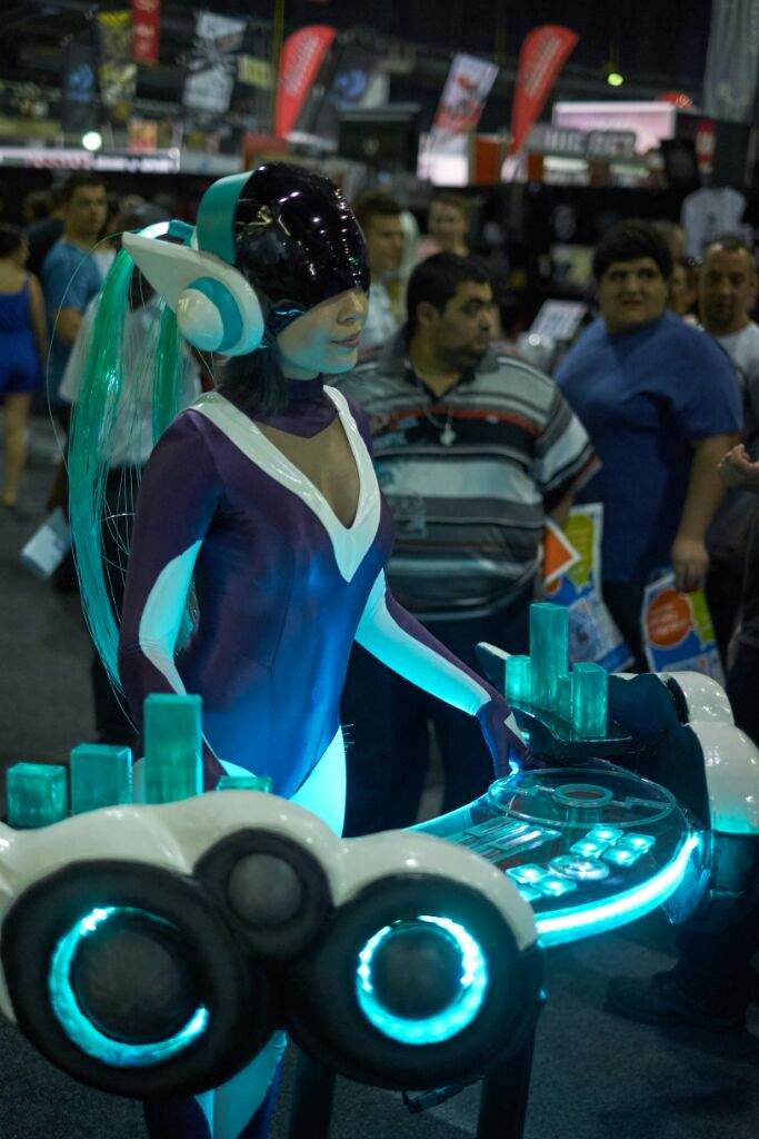 dj sona figurine