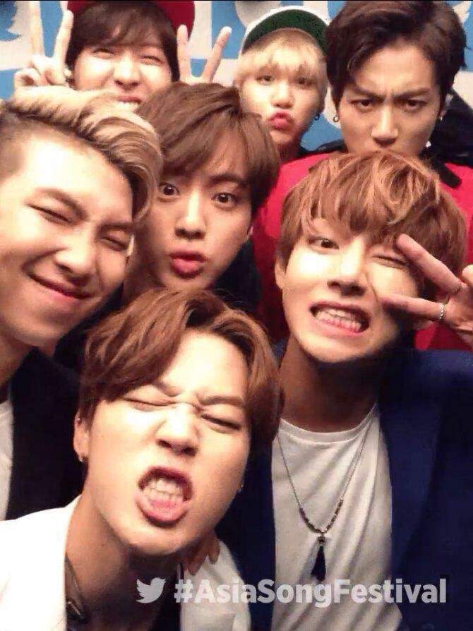 Bts Group Selfie K Pop Amino