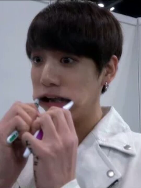 Jungkook brushing his teeth | K-Pop Amino