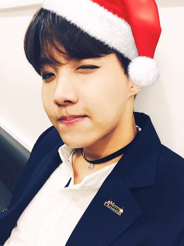 BTS Happy Holiday🕯Merry Christmas KPop Amino