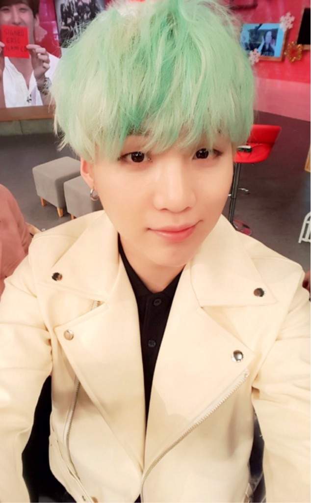 BTS Selfies at After School Club | K-Pop Amino