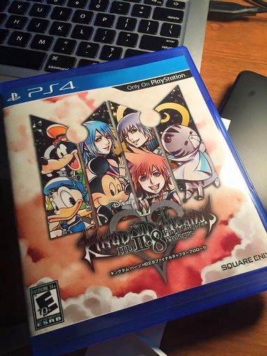 does kingdom hearts 3 deluxe edition come with the regular case