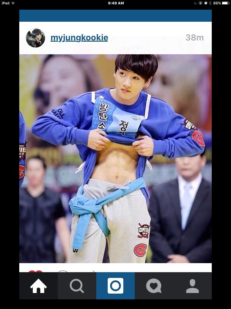 Jungkook showing his abs at ISAC (Idol Star Athletics Competion) | K