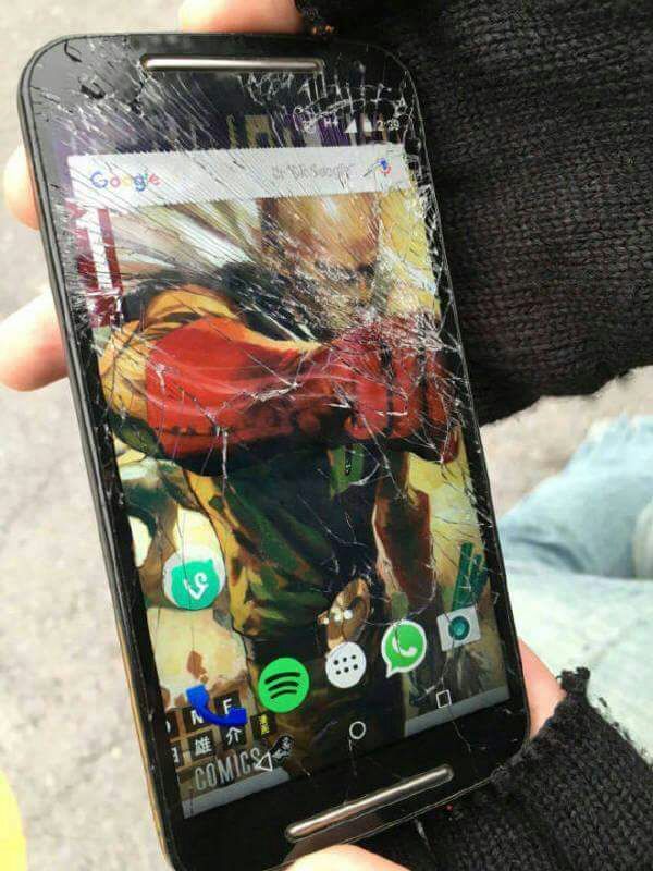10 Creative Anime Wallpapers to make your Broken Phone ...
