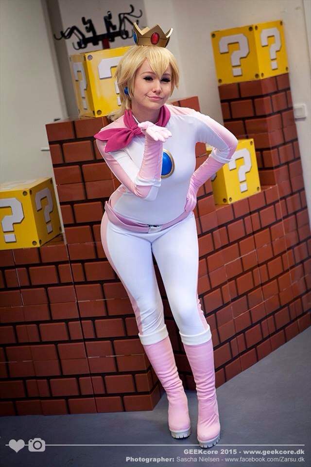 Peach Mario Kart Cosplay Amino 