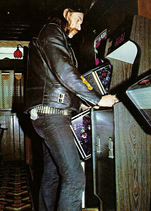 Lemmy Kilmister Metal Amino From 1990 Lemmy Lived In Los Angeles California Most Recently A Two Room Apartment Blocks Away His Favourite Hangout The Rainbow Bar And