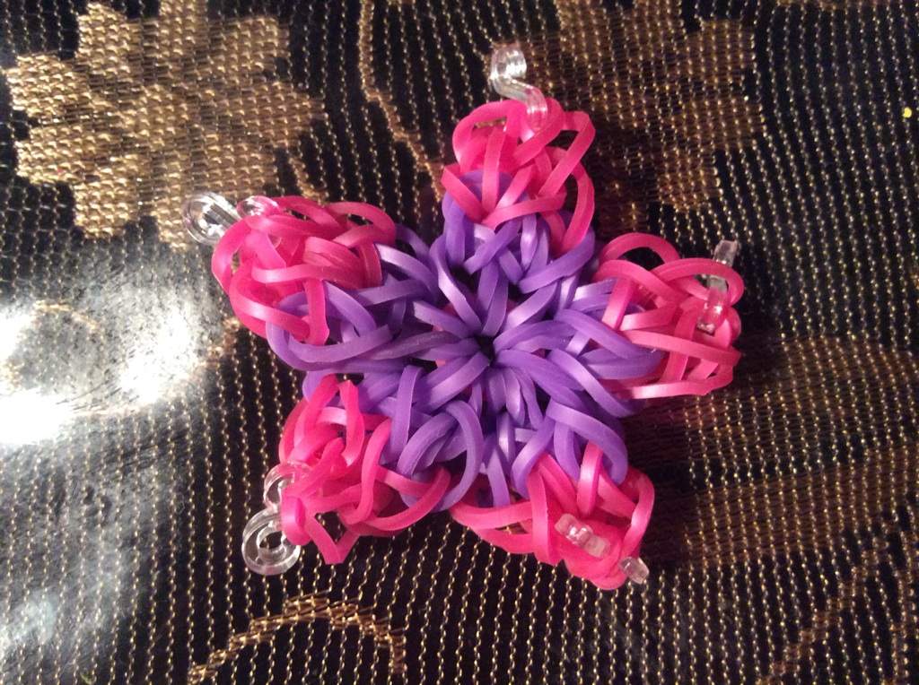 how to make a flower out of rainbow loom bands