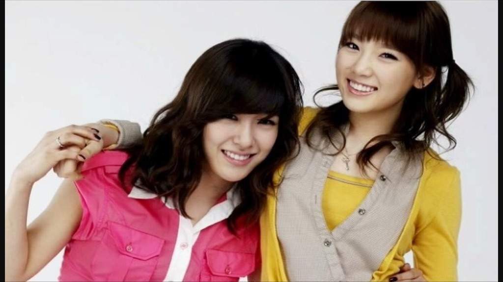 Kim TaeYeon & Tiffany Hwang