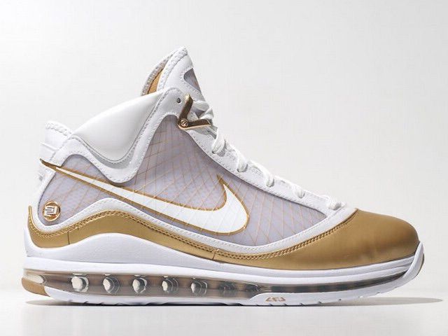 what is the best lebron shoe
