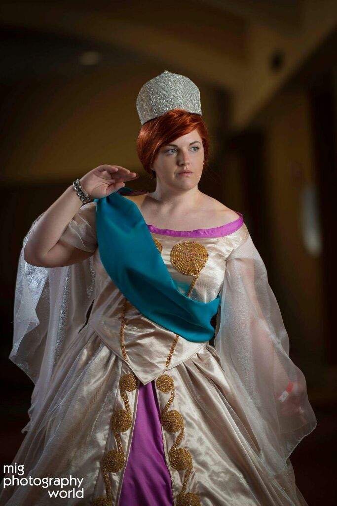 Anastasia Romanov Cosplay Amino