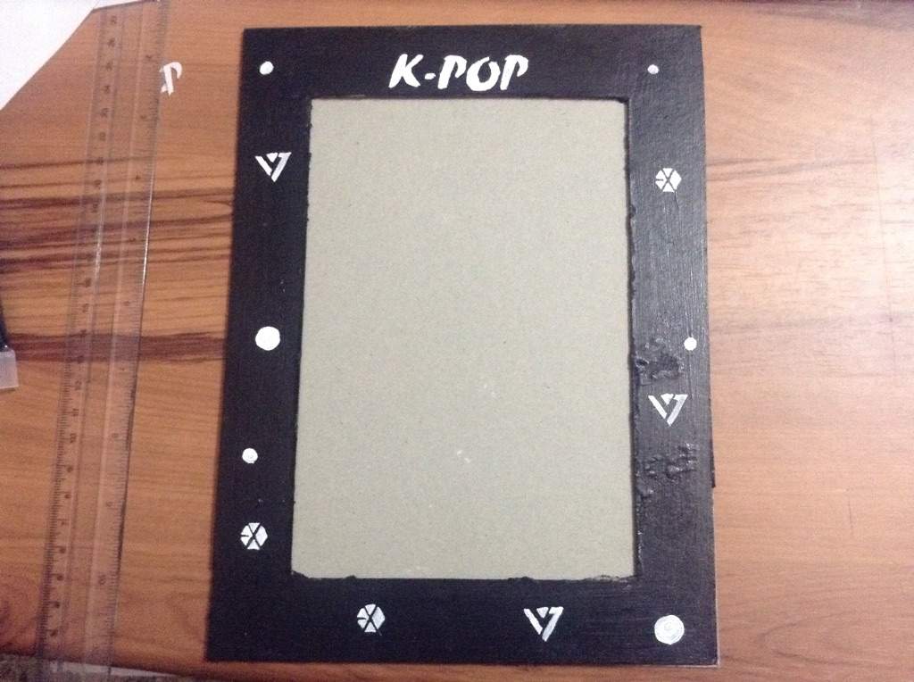 DIY KPOP PICTURE FRAME | K-Pop Amino