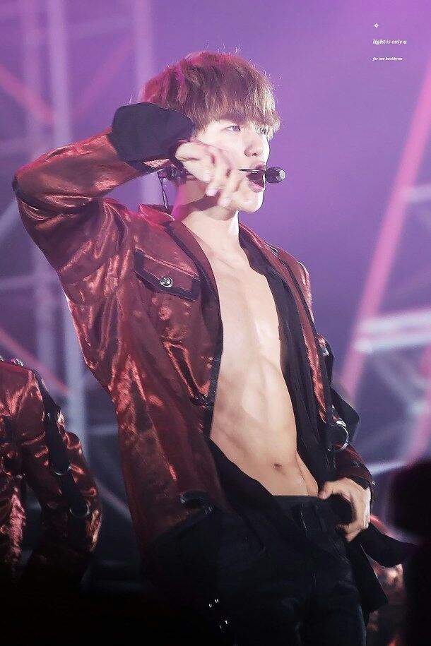 BAEKHYUN S ABS K Pop Amino