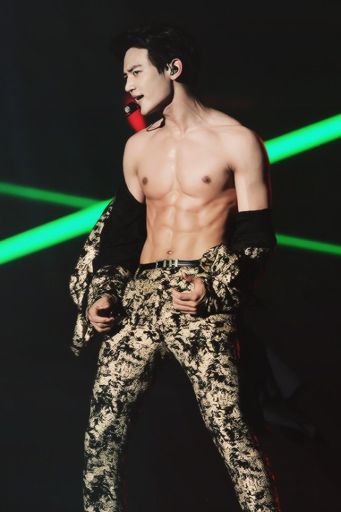 Shirtless Minho Wiki K Pop Amino