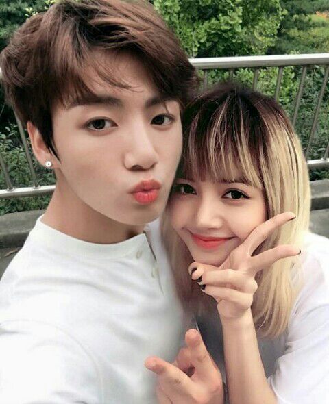 Jungkook & lisa 💕 | K-Pop Amino