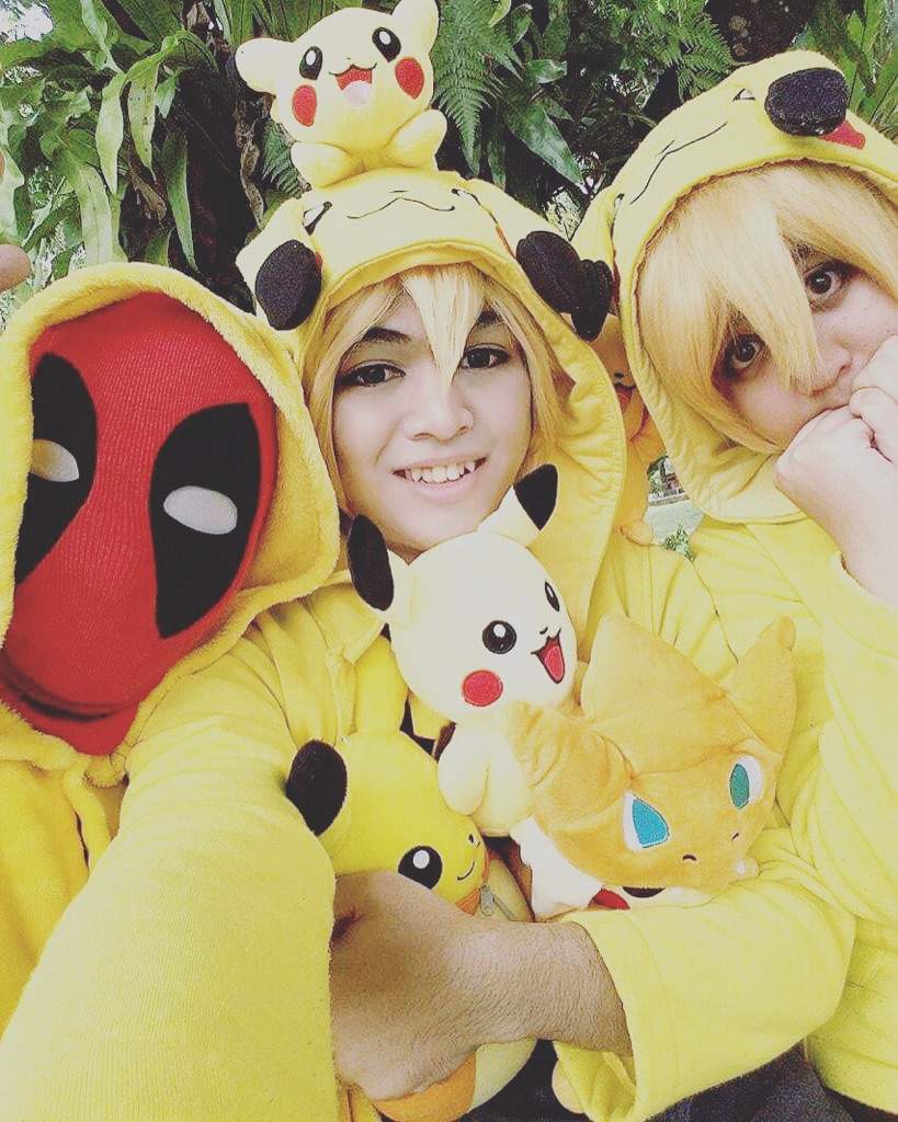 pikachu libre cosplay