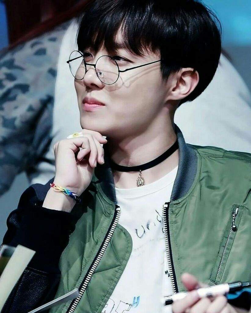 👓 Bts Wearing Glasses Jhope 👓 Armys Amino 6044