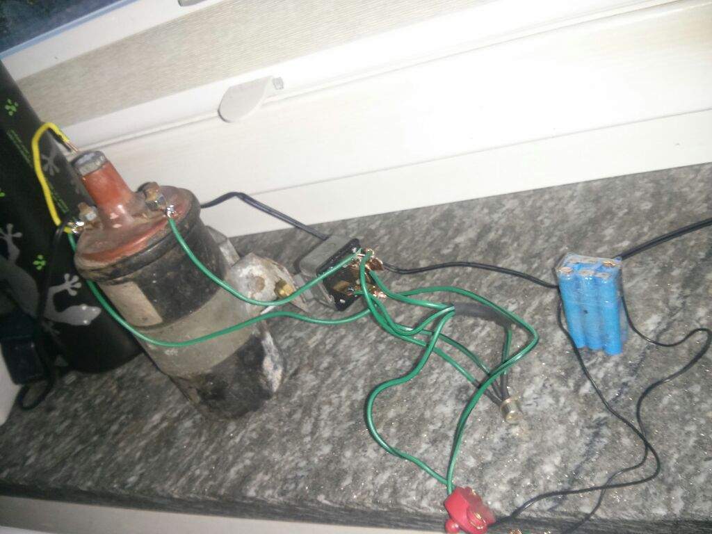 Portable 9V spark generator (my first advanced circuit ^^) Maker Amino