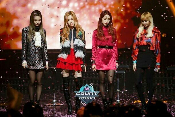fantastic blackpink performance outfits
10