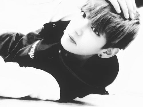 Black and white Pics of tae | Kim Taehyung Amino