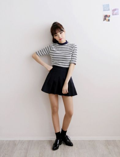black skirt outfit korean