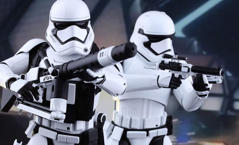 clone trooper vs stormtrooper helmet