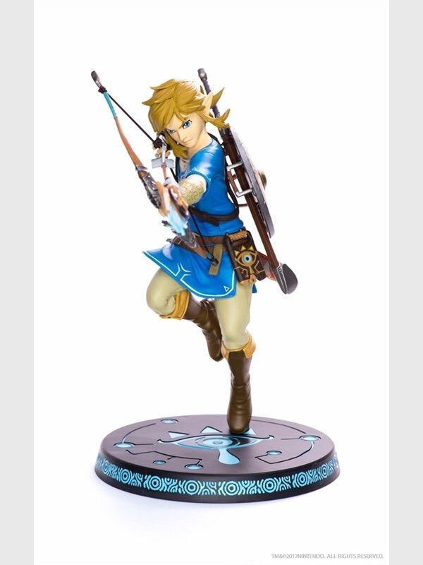 legend of zelda breath of the wild link statue