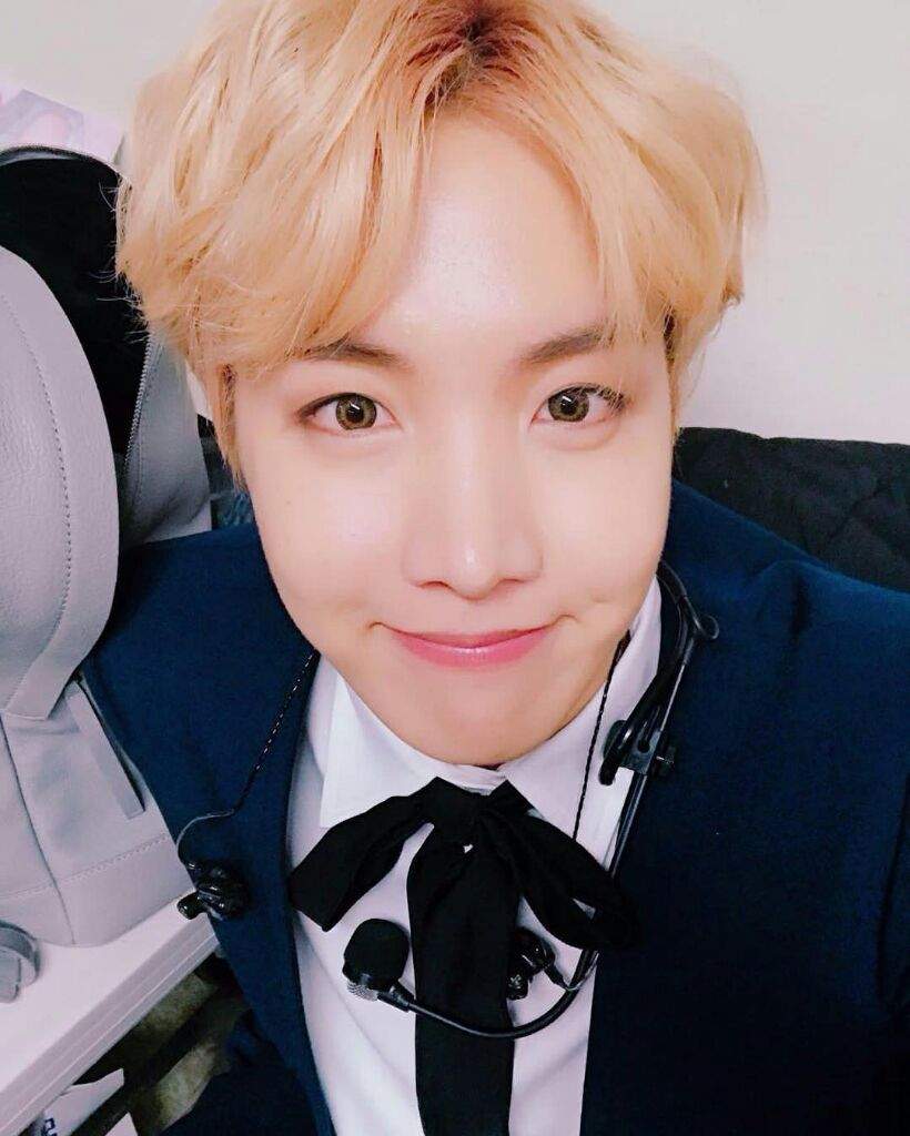 Which hairstyle from J-Hope is the best? | K-Pop Amino