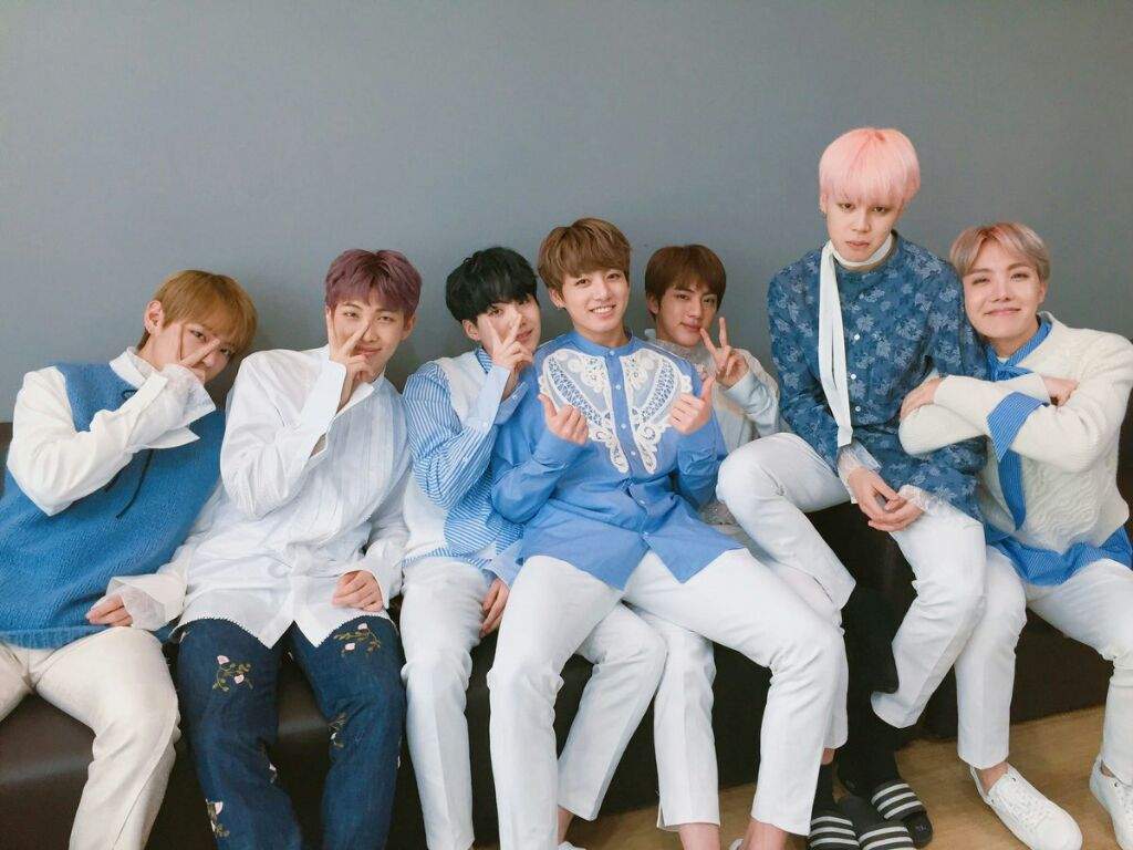 170225 BTS at Sinchon Fansign 🔜 | ARMY's Amino