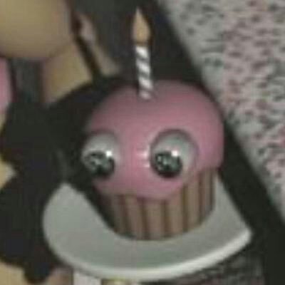 Featured image of post Fotos Del Cupcake De Chica : 10 personalizado chicas cupcake fiesta de mini soporte de árbol de navidad pequeño pinos navidad regalos casa desktop decor albergue 3 un.