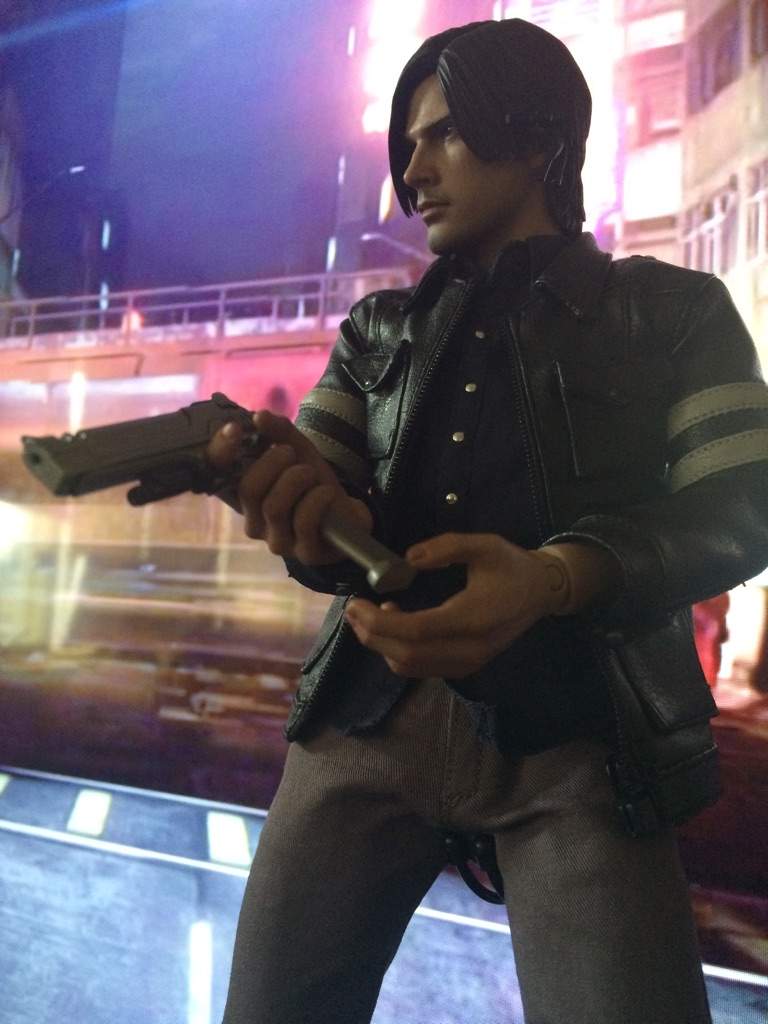 resident evil 6 leon figure
