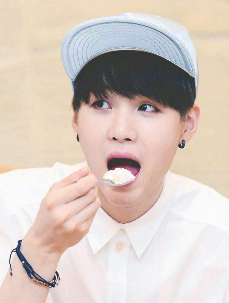 Suga Nom Nom Day Bias Challenge Day Genius Yoongi Amino