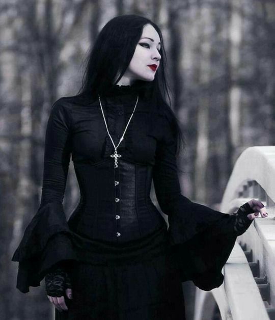 wearing-crosses-being-an-atheist-goth-gothic-amino