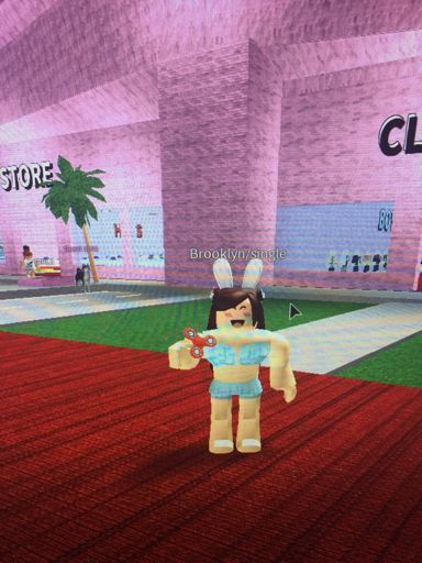 My Sis Playing A Oder Game Roblox Amino