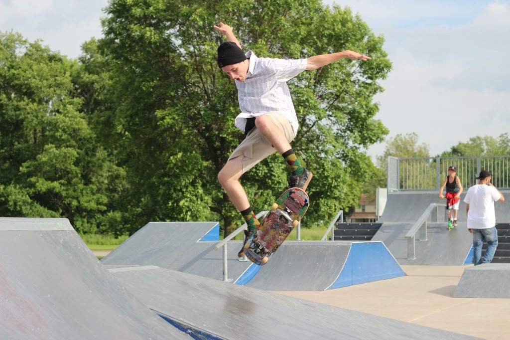 Casper flip on hip Skateboard Amino