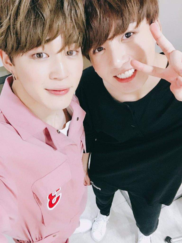 BTS 4th anniversary twitter updates | ARMY's Amino