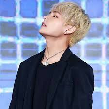 Taehyung's Jawline Appreciation😍 | ARMY's Amino